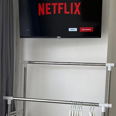 Studio Flat Fully Equipped Appartamento Croydon Esterno foto